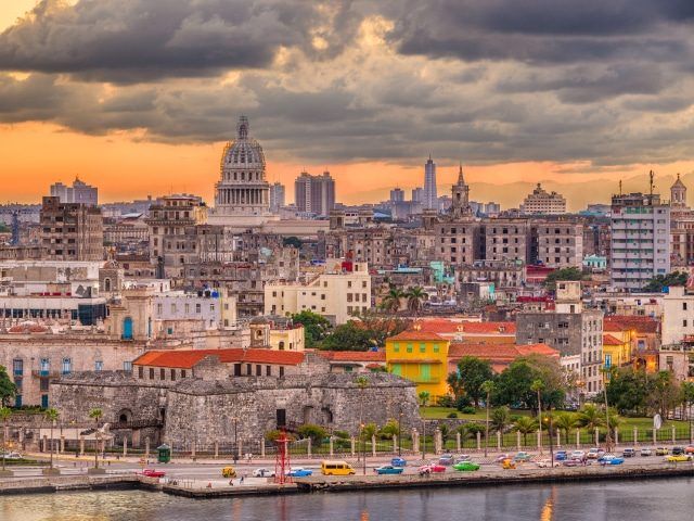 la-havana-kuba-skyline-von-SeanPavonePhoto